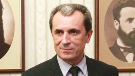 Няма да преразглеждаме договора с ЕС, увери Орешарски 