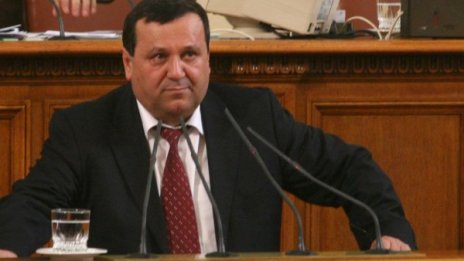 Адемов: Ще има стимул хората да се върнат на пазара на труда