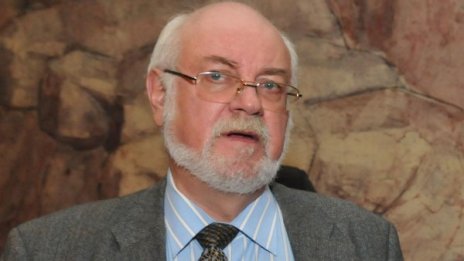 Да сменим принципите, не актьорите, зове Тренчев