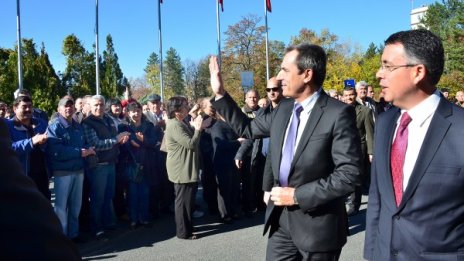 Много българи са работещи бедни, призна Орешарски 