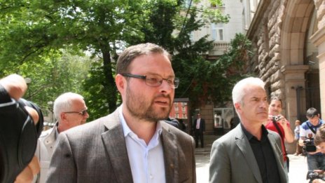 Петима задържани след словесна схватка с Чуколов