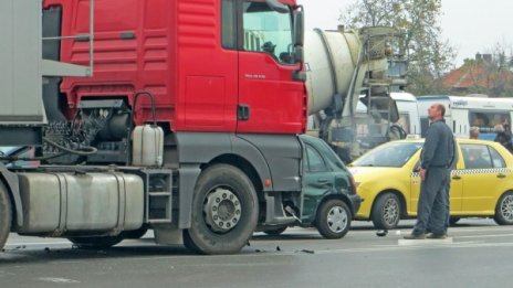 Двама ранени при ПТП пред караулката в Горубляне