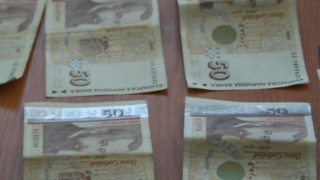 Измамник взе пенсията на възрастна перничанка