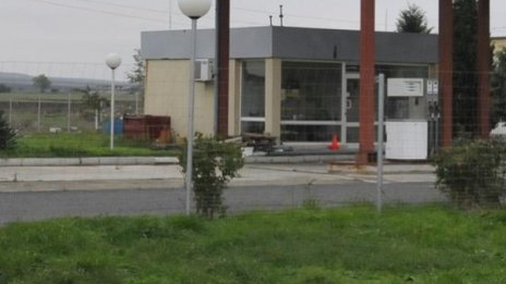 Откриха незаконна бензиностанция в Кюстендил