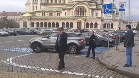 Един клип, с един джип и депутат "инвалид" – Йордан Цонев