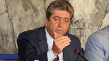 Партиите да мислят за предсрочен вот, зове Първанов