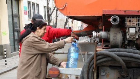 Прекъсват водоснабдяването в част от "Красна поляна"