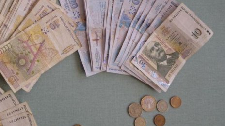 Поредна баба от Кърджали даде 5000 лв. на "ало" измамници