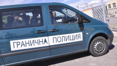 С BG документи екстрадираме бежанците за...