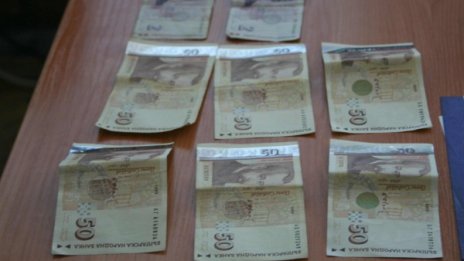Пенсионерка даде 3000 лева на измамници