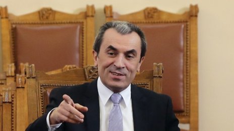 Орешарски е срещу рязко намаляване на партийните субсидии