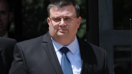 Защо са проверявали Марков с години, чуди се Цацаров