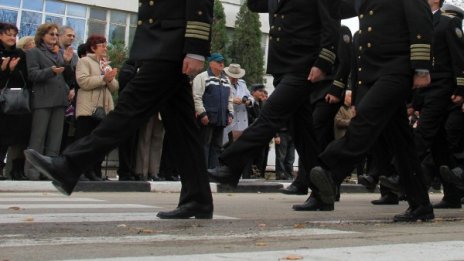 340 лева ще получават съпрузите на военните, които биват премествани
