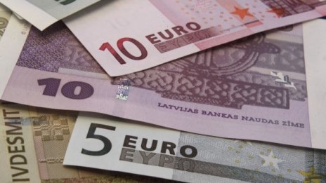 Мъж плати 4000 евро за "колет с ценна пратка" 