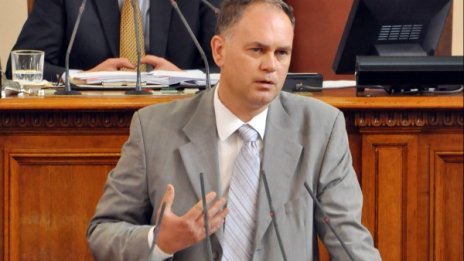 Кадиев внесе смут в НС заради Закона за хазарта