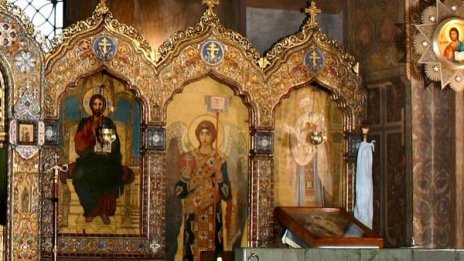 5 златни пръстена откраднаха от пловдивска църква