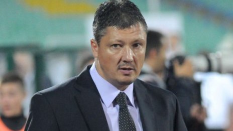 Спрягат Любо Пенев за треньор на Валенсия
