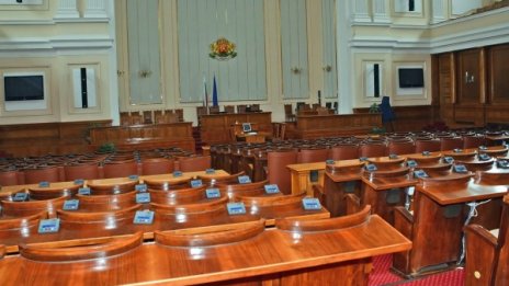 Много от депутатските обещания за 2013-а – неизпълнени