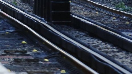 Пожар във влак в Индия взе 23 жертви