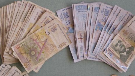 Баба даде 5500 лв. на "ало-измамник"