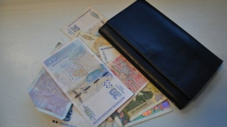 Експерти: Ако вземате бързи кредити, теглете над 400 лева