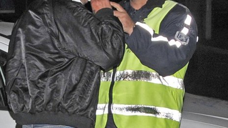 Хванаха препил шофьор, кътал си и дрога в колата