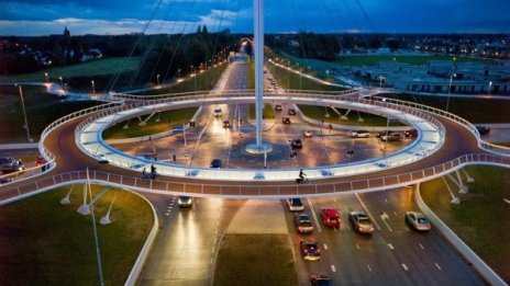 Холандският мост, който завладя велосипедисти и пешеходци 