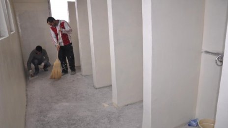 Къпалня и съблекалня &ndash; новата придобивка за бежанците