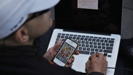 Apple пуска корени и в корпоративния свят