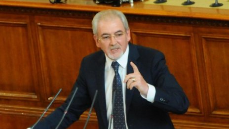 Нелепо е да се занимаваме с "брътвежите" на Борисов!