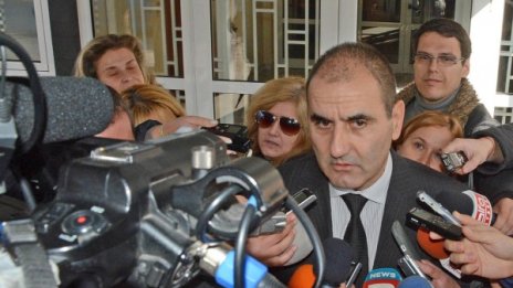 Телефонът ми е на контрол, оплака се Цветанов