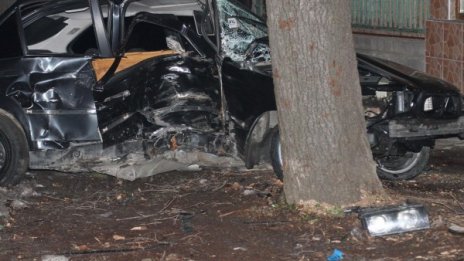 Двама души са загинали при катастрофи през денонощието