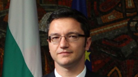 Вигенин не очаква особено положителен доклад на ЕК