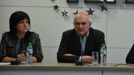 ДПС води свои хора до порциите във властта, скочи ГЕРБ 