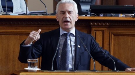 Сидеров и депутатите му хвърлиха имунитети 