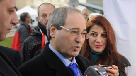 Жените и децата ще могат да напуснат обкръжения сирийски град Хомс 