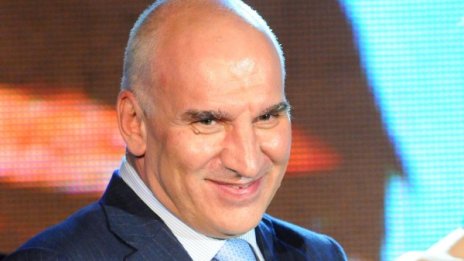 Интересът ни не е да си удушим клиентите, а да има доверие