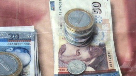 Съпруга изнесе от дома на мъжа си бижута и вещи за 10 бона