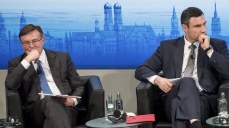 Появиха се снимки на пребити от полицията украински демонстранти