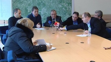 Има риск от забавяне на инвестиционни проекти в София, предупредиха общинари