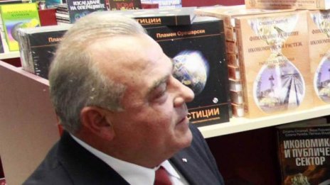 Твърда такса за държавна поръчка иска ректорът на УНСС