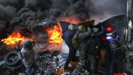 Санкции заплашват Украйна заради използването на сила срещу протестиращите