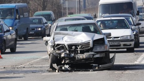 30 ранени в катастрофи през денонощието