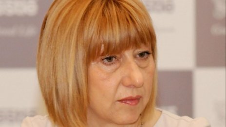 Вдигат началните заплати на младите учители