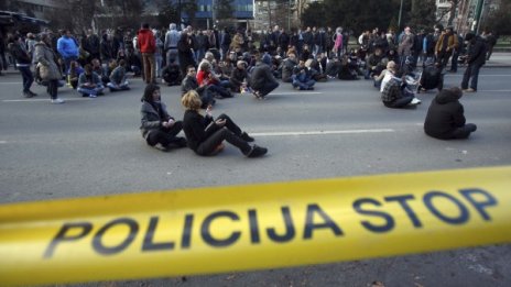 Редът в Босна възстановен, недоволството остава