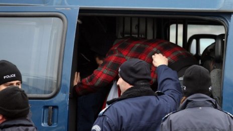 Задържаха шестима за кражби и дрога в Кърджали