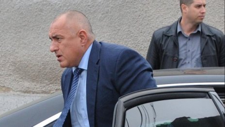БСП угажда на "туристите" на ДПС, ядосва се Борисов