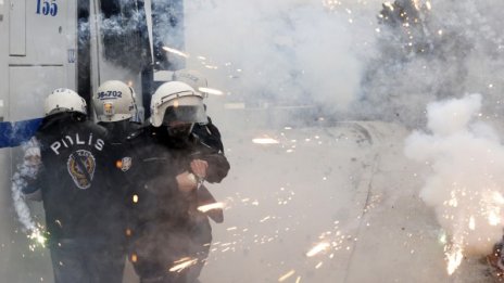Протест в Анкара срещу магистрала прерасна в насилие
