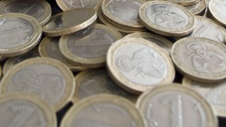 Възрастна жена даде 4 бона на ало измамници в Попово