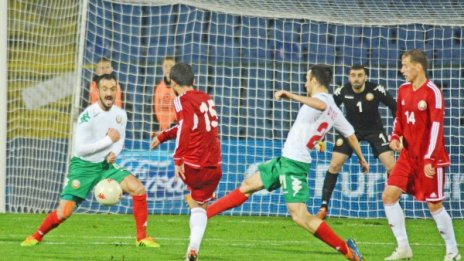 България удари Беларус пред 500 зрители